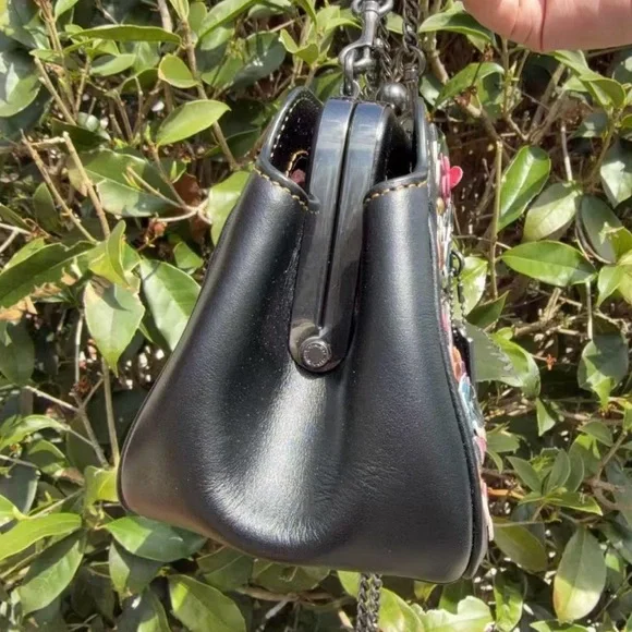 Coach Pearl Kisslock Crossbody bag with floral leather sequins HTF - Picture 12 of 12